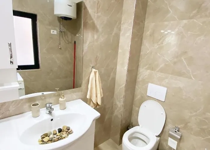 Matias Apartman *